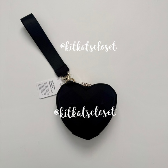 ⚡️SALE TODAY ONLY⚡️🆕 BLACK - NWT lululemon heart wristlet *VALENTINES DAY* - Picture 6 of 8